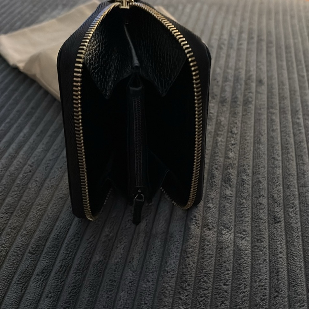 Never used Gucci wallet - Picture 4 of 4